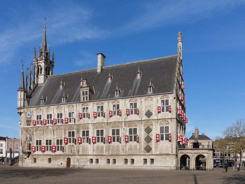 Het gotische stadhuis op de Markt in Gouda