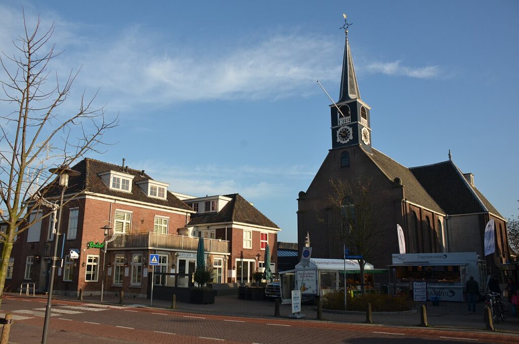 De kerk en het dorpscentrum van Oostzaan